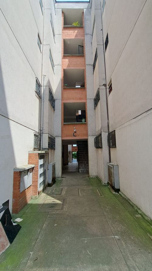 Apartamento de 2 alcobas en venta en Batallon Pichincha, Cali, 43 m² · foto 3 de 16