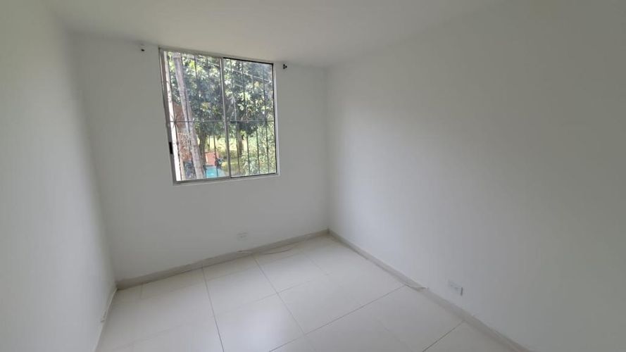 Apartamento de 2 alcobas en venta en Batallon Pichincha, Cali, 43 m² · foto 6 de 16