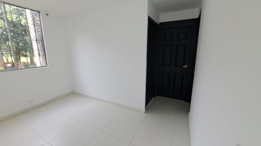 Apartamento de 2 alcobas en venta en Batallon Pichincha, Cali, 43 m² · foto 7 de 16