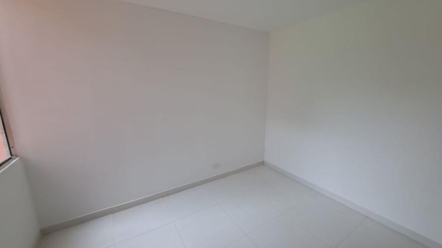 Apartamento de 2 alcobas en venta en Batallon Pichincha, Cali, 43 m² · foto 10 de 16