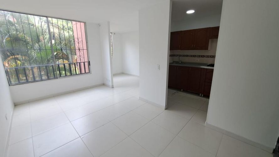 Apartamento de 2 alcobas en venta en Batallon Pichincha, Cali, 43 m² · foto 11 de 16