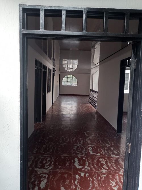 Casa de 10 alcobas en venta en Los Cambulos, Cali, 200 m² · foto 3 de 7