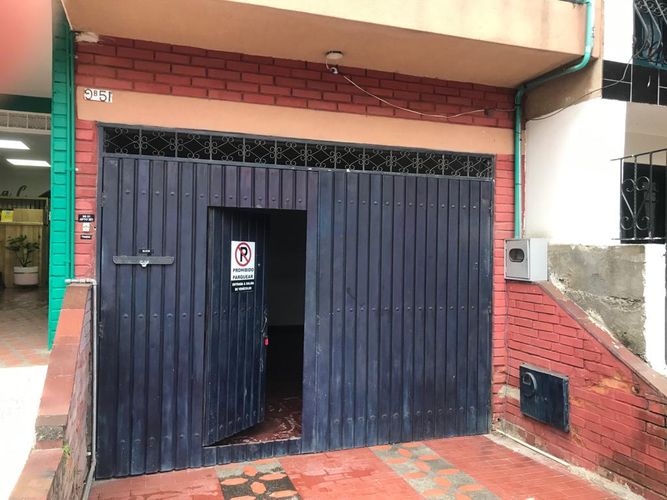 Casa de 10 alcobas en venta en Los Cambulos, Cali, 200 m² · foto 6 de 7