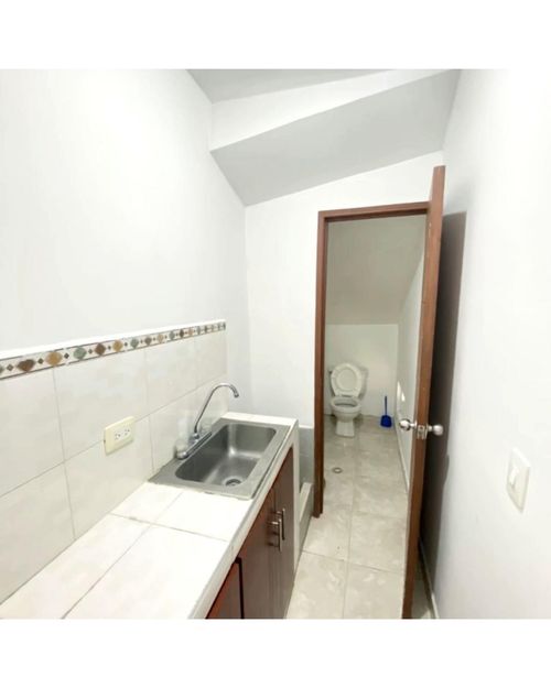 Local en arriendo en Los Libertadores, Cali, 106 m² · foto 6 de 9