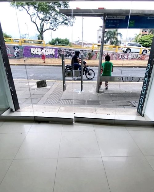 Local en arriendo en Los Libertadores, Cali, 106 m² · foto 7 de 9