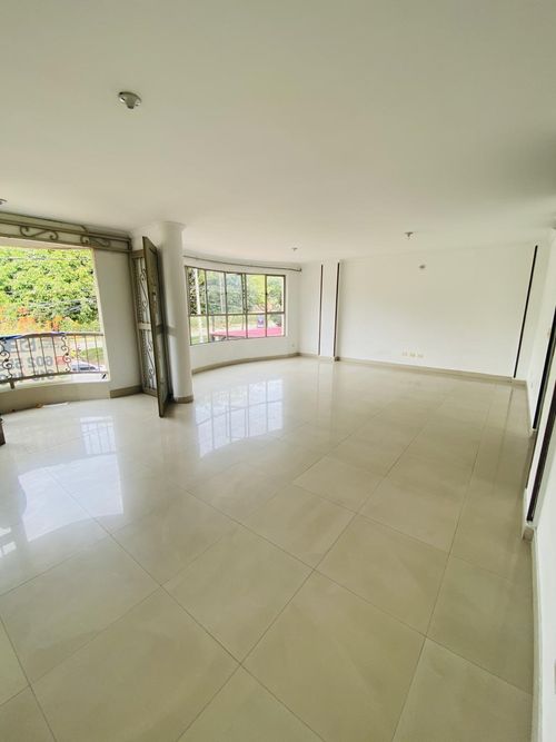 Apartamento de 3 alcobas en venta en Prados Del Limonar, Cali, 112 m² · foto 5 de 24