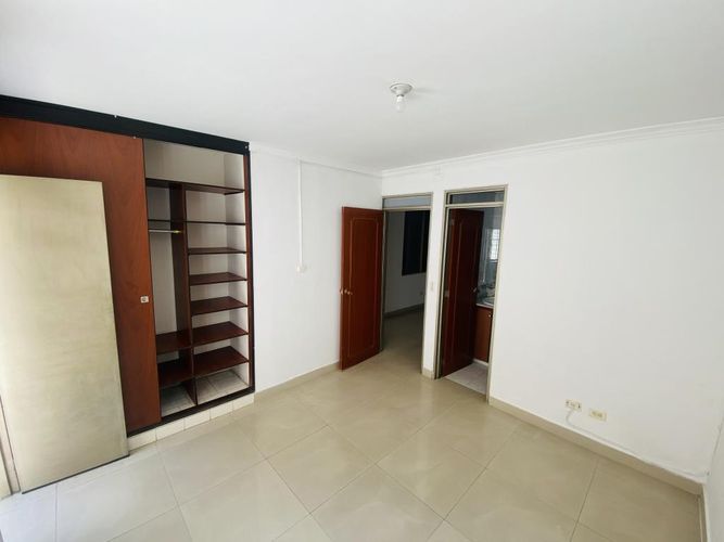 Apartamento de 3 alcobas en venta en Prados Del Limonar, Cali, 112 m² · foto 6 de 24