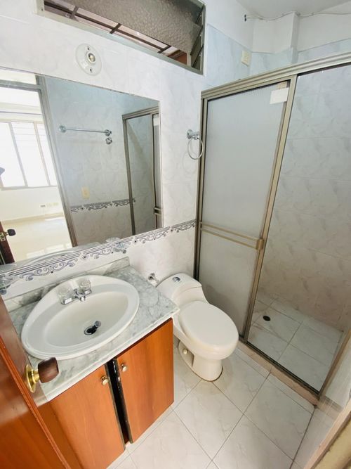 Apartamento de 3 alcobas en venta en Prados Del Limonar, Cali, 112 m² · foto 8 de 24