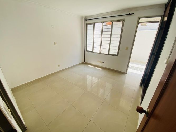 Apartamento de 3 alcobas en venta en Prados Del Limonar, Cali, 112 m² · foto 10 de 24