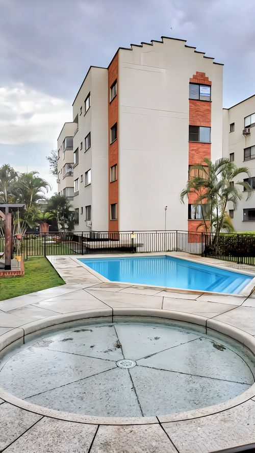 Apartamento de 4 alcobas en venta en Prados Del Norte, Cali, 120 m² · foto 2 de 14