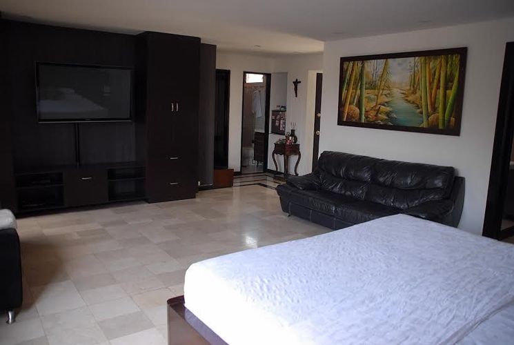 Apartamento de 5 alcobas en venta en Santa Teresita, Cali, 240 m² · foto 8 de 24