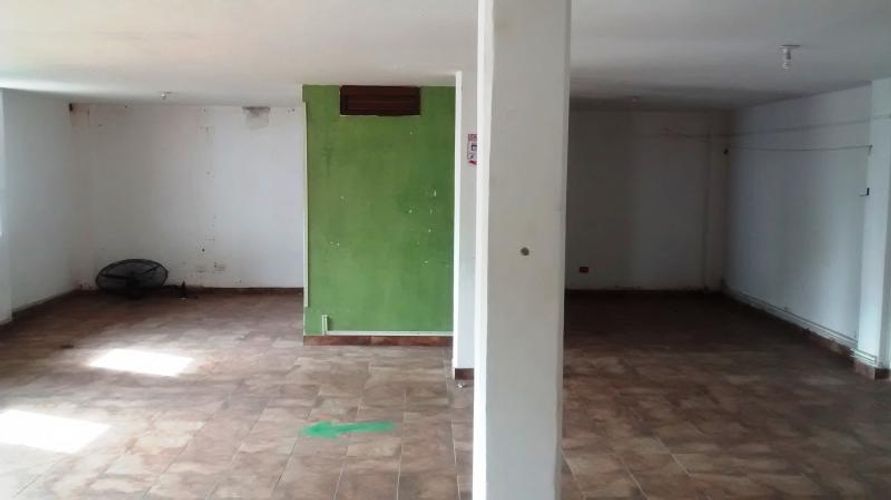 Bodega en venta en La Esmeralda, Cali, 1250 m² · foto 8 de 9
