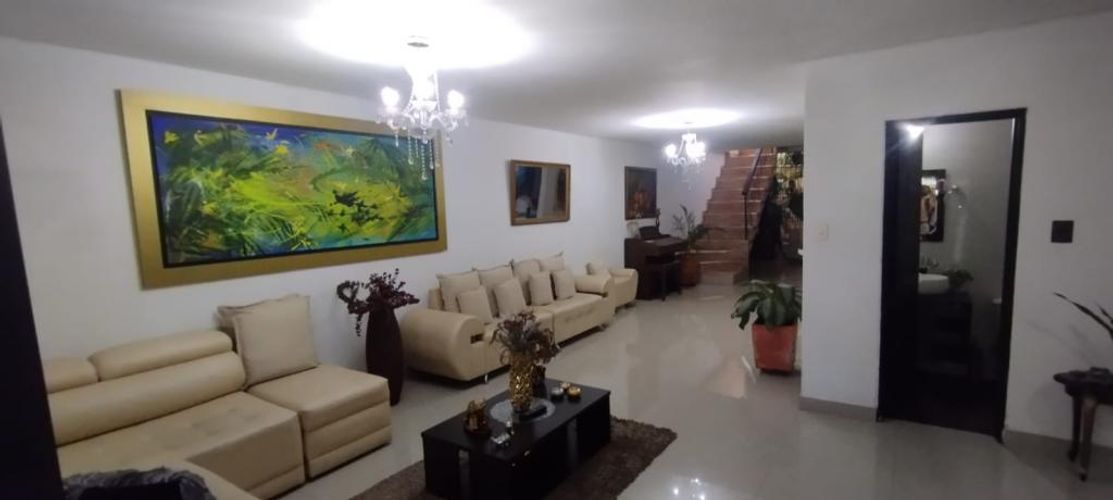 Casa de 6 alcobas en venta en Seminario, Cali, 410 m² · foto 2 de 22