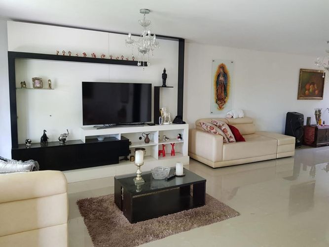 Casa de 6 alcobas en venta en Seminario, Cali, 410 m² · foto 4 de 22