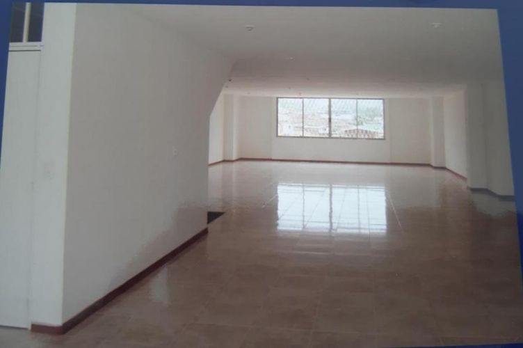 Edificio en arriendo en Los Libertadores, Cali, 1484 m² · foto 7 de 8