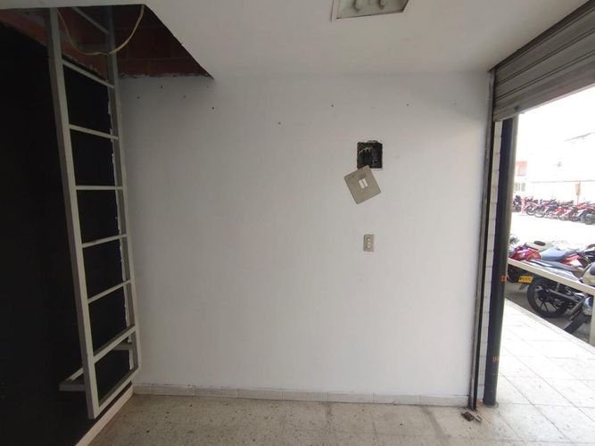 Local en arriendo en Valle Grande, Cali, 6 m² · foto 5 de 8