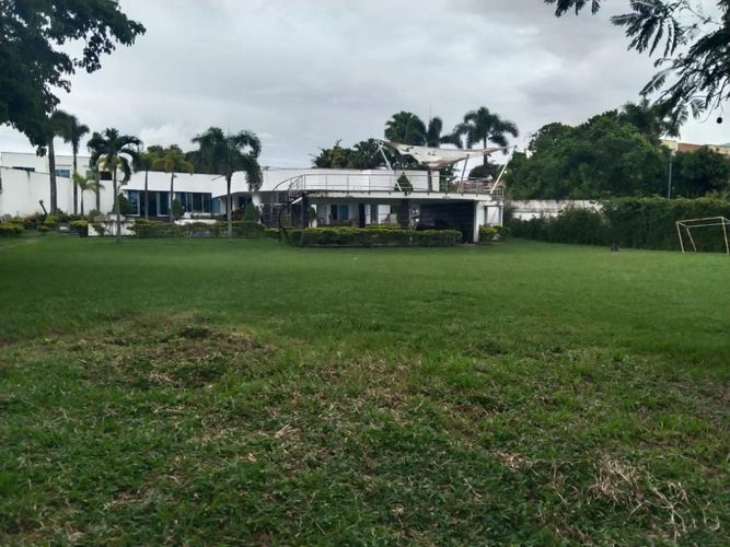 Casa de 7 alcobas en venta en Ciudad Jardin, Cali, 1250 m² · foto 2 de 18