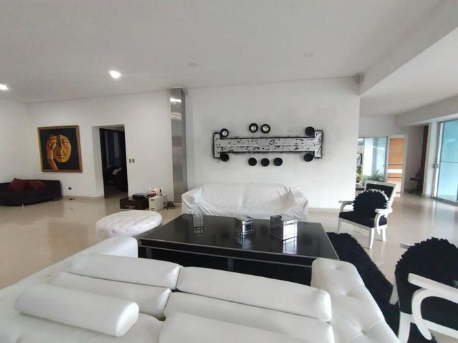 Casa de 7 alcobas en venta en Ciudad Jardin, Cali, 1250 m² · foto 6 de 18