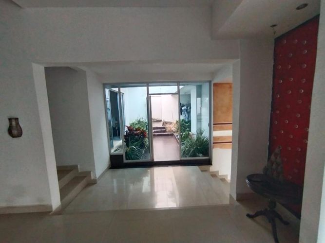 Casa de 7 alcobas en venta en Ciudad Jardin, Cali, 1250 m² · foto 15 de 18