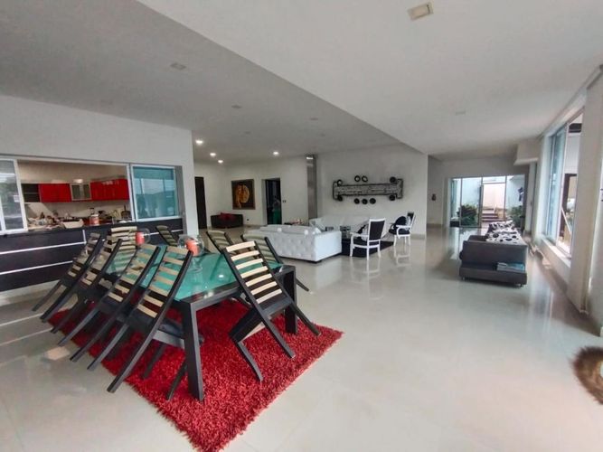 Casa de 7 alcobas en venta en Ciudad Jardin, Cali, 1250 m² · foto 17 de 18