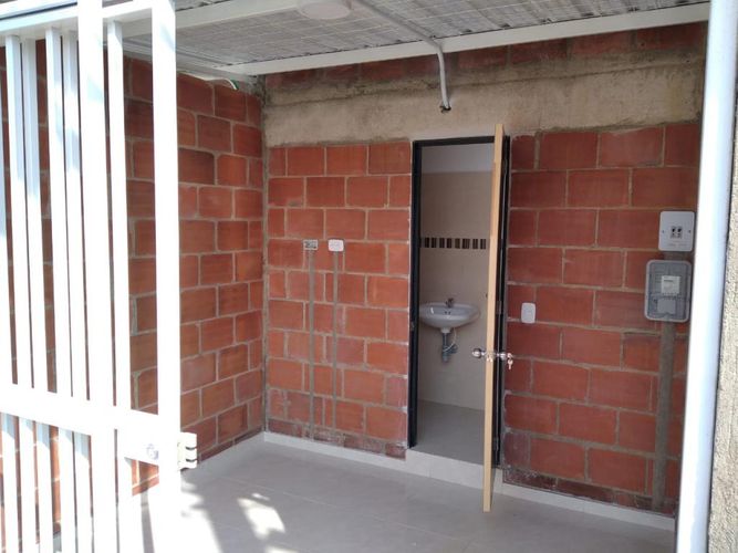 Local en arriendo en Simon Bolivar, Jamundí, 9 m² · foto 4 de 7
