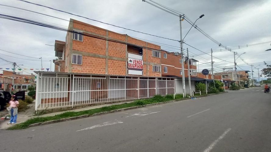Edificio en venta en Simon Bolivar, Jamundí, 113 m² · foto 2 de 16