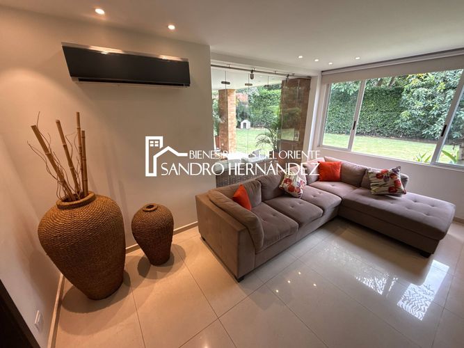 Casa de 5 alcobas en venta en Menzuly, Piedecuesta, 1103 m² · foto 2 de 24