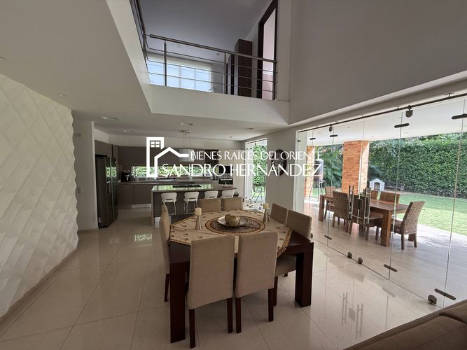 Casa de 5 alcobas en venta en Menzuly, Piedecuesta, 1103 m² · foto 4 de 24