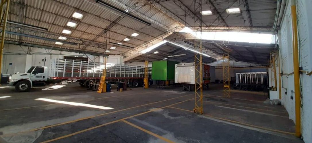 Bodega en venta en Flora Industrial, Cali, 1730 m² · foto 2 de 15