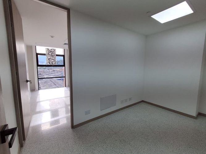 Oficina en arriendo en Perpetuo Socorro, Medellín, 25 m² · foto 7 de 14