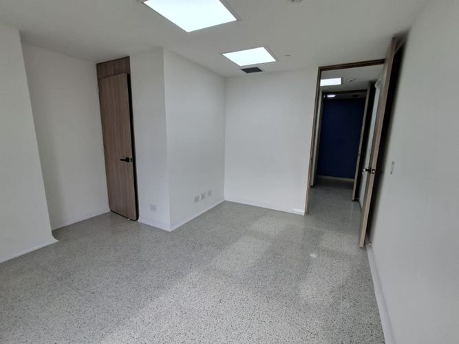 Oficina en arriendo en Perpetuo Socorro, Medellín, 25 m² · foto 9 de 14