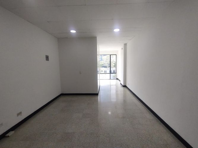 Local en arriendo en Milla De Oro, Medellín, 35 m² · foto 2 de 6
