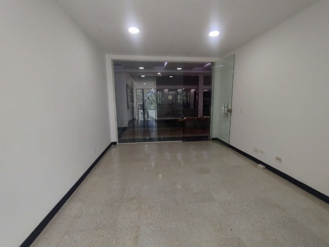 Local en arriendo en Milla De Oro, Medellín, 35 m² · foto 5 de 6