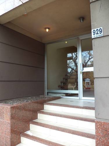MONOAMBIENTE ,  EDIFICIO FRENTE AL LAGO DEL PARQUE RODÓ
