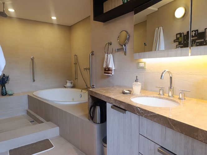 Apartamento de 3 alcobas en venta en Los Naranjos, Medellín, 210 m² · foto 17 de 18
