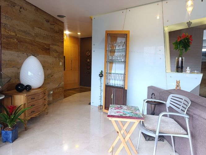 Apartamento de 3 alcobas en venta en Los Naranjos, Medellín, 210 m² · foto 12 de 18