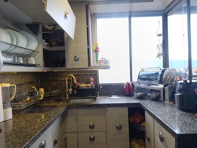 Apartamento de 3 alcobas en venta en Los Naranjos, Medellín, 210 m² · foto 8 de 18