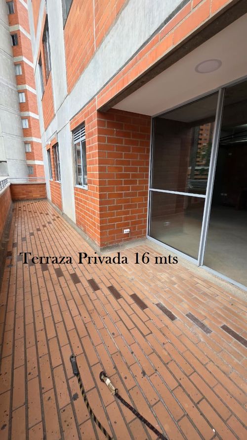 Apartamento de 3 alcobas en venta en Ditaires, Itagüí, 86 m² · foto 2 de 12