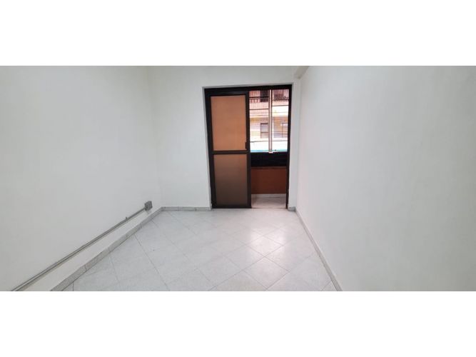 Oficina en arriendo en Mesa, Envigado, 250 m² · foto 4 de 24