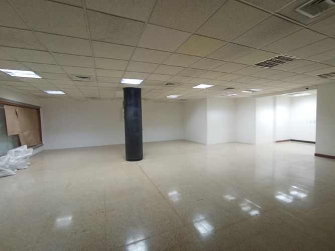 Local en arriendo en El Chagualo, Medellín, 139 m² · foto 2 de 16