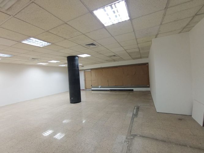 Local en arriendo en El Chagualo, Medellín, 139 m² · foto 3 de 16