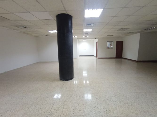 Local en arriendo en El Chagualo, Medellín, 139 m² · foto 4 de 16
