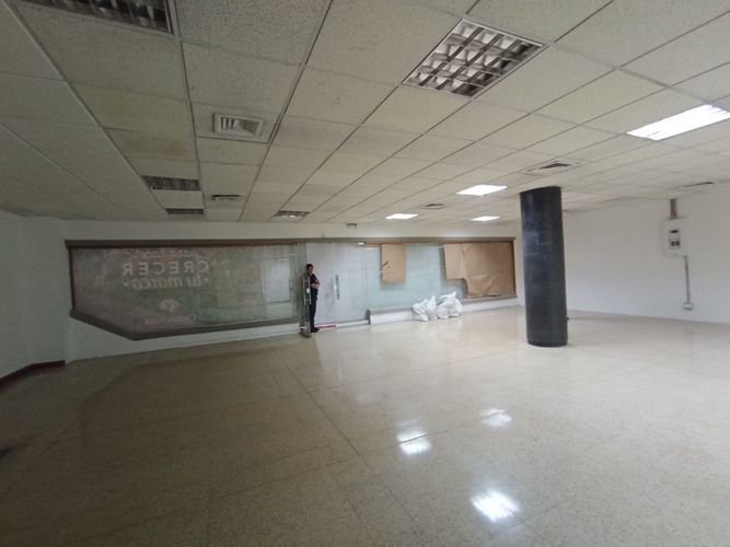 Local en arriendo en El Chagualo, Medellín, 139 m² · foto 6 de 16