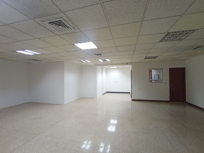 Local en arriendo en El Chagualo, Medellín, 139 m² · foto 7 de 16