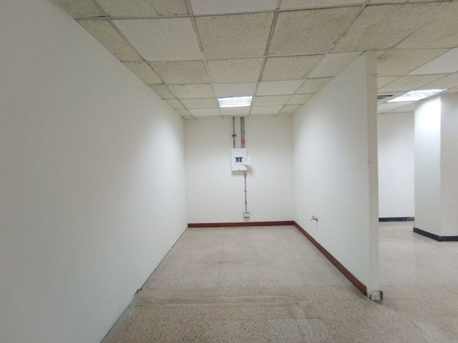 Local en arriendo en El Chagualo, Medellín, 139 m² · foto 8 de 16