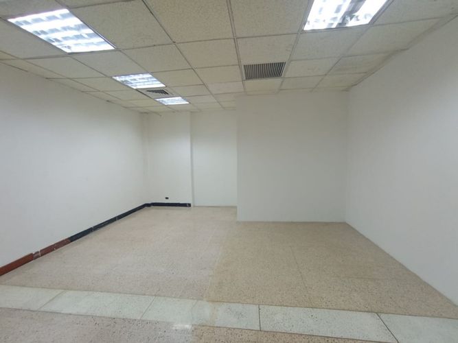 Local en arriendo en El Chagualo, Medellín, 139 m² · foto 9 de 16
