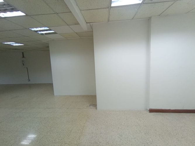 Local en arriendo en El Chagualo, Medellín, 139 m² · foto 10 de 16