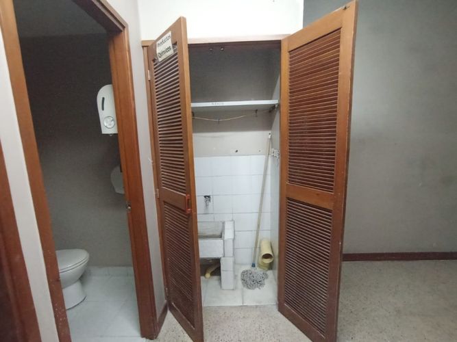Local en arriendo en El Chagualo, Medellín, 139 m² · foto 13 de 16
