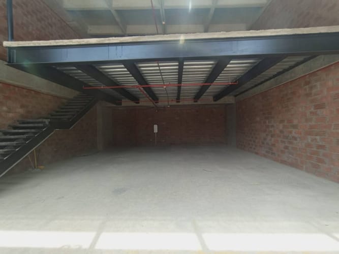Local en arriendo en Ciudad Del Río, Medellín, 248 m² · foto 2 de 3
