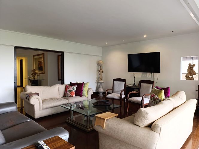 Apartamento de 4 alcobas en venta en El Poblado, Medellín, 400 m² · foto 2 de 20